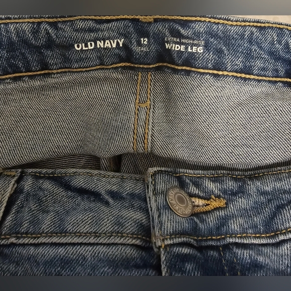 TALL Womans Old Navy Extra High Rise Wide Leg Jeans in 12 Tall. Worn Once! - Picture 4 of 9